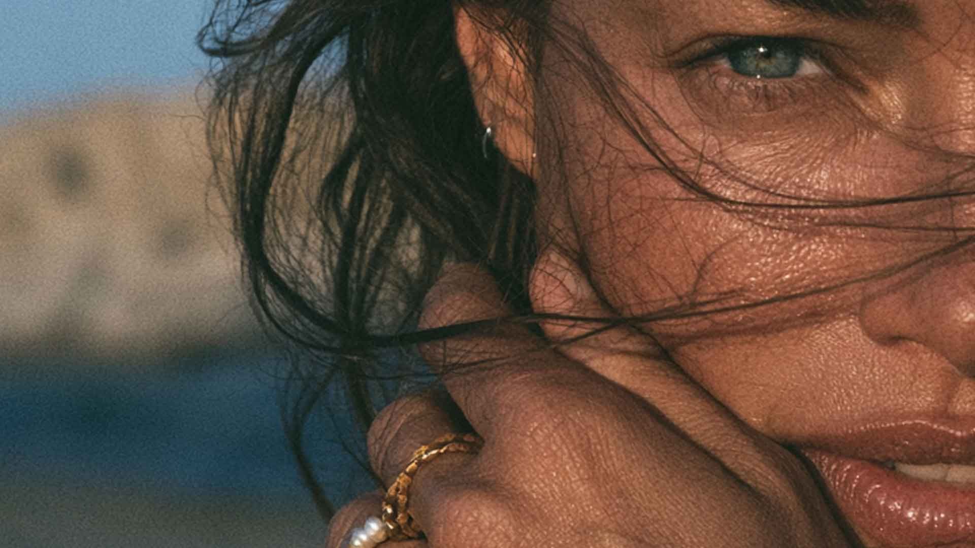 Waterproof jewellery campaign